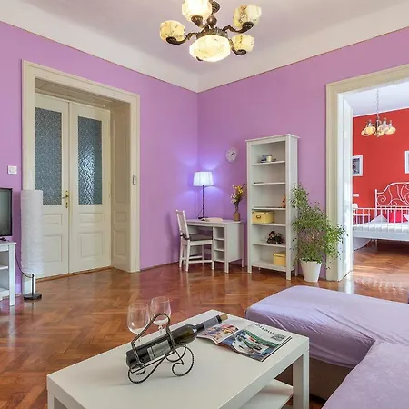 Pula City Center Big Apartment With Private Parking Exterior photo
